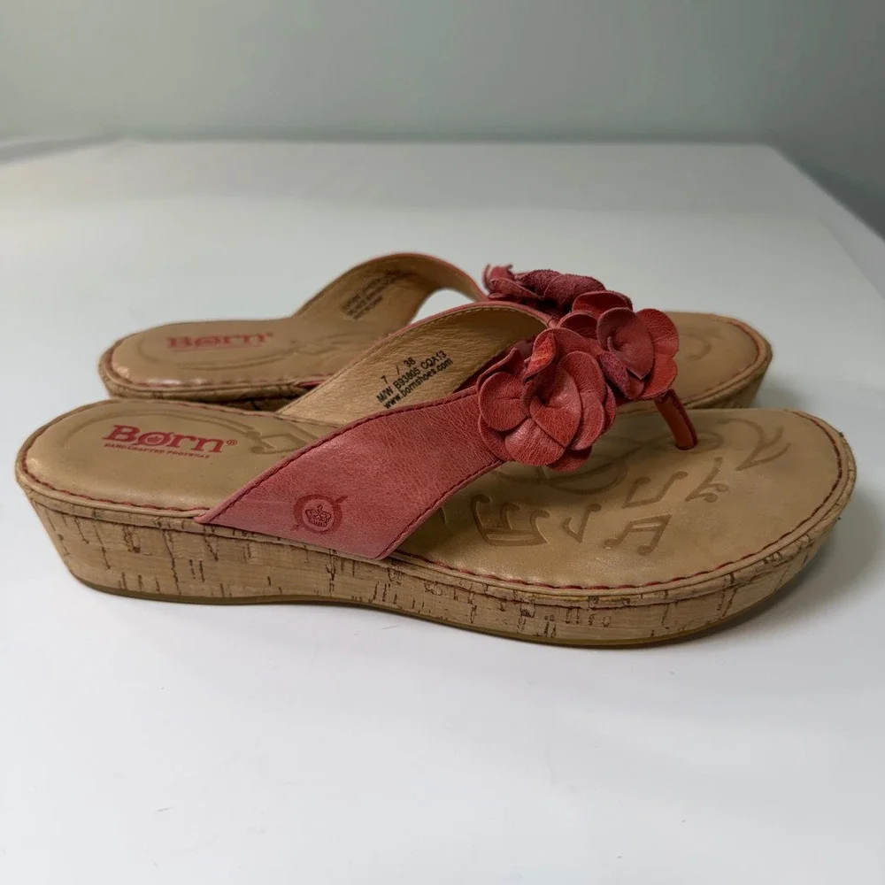 Born Womens Coral Pink Leather Floral Wedge Thong Sandals‎ B93805 Size 7 38